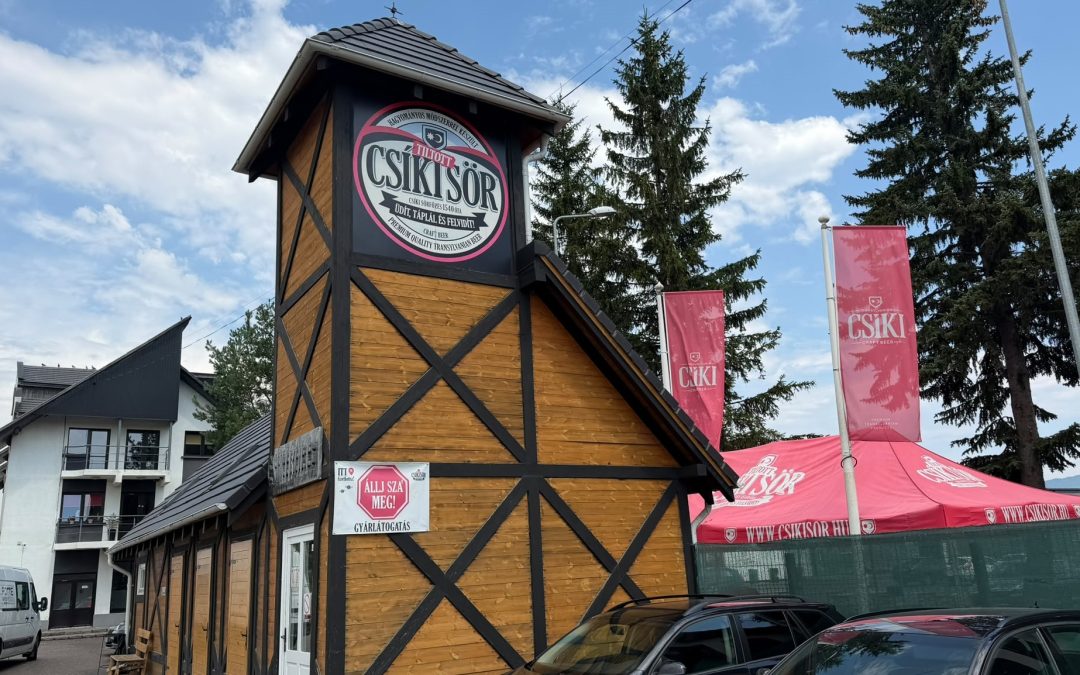 Ahol egykor tehervonat járt, ma sörrel a kézben járják be a gyárat Csíkszentsimonban